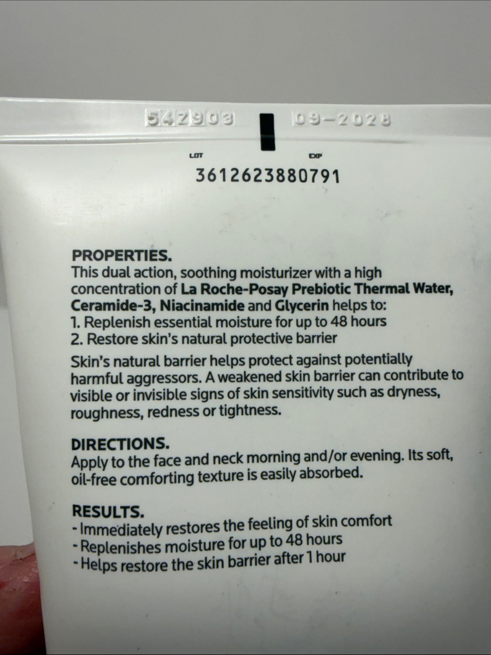 Toleriane Double Repair Face Moisturizer - White/Blue - Picture 2 of 4